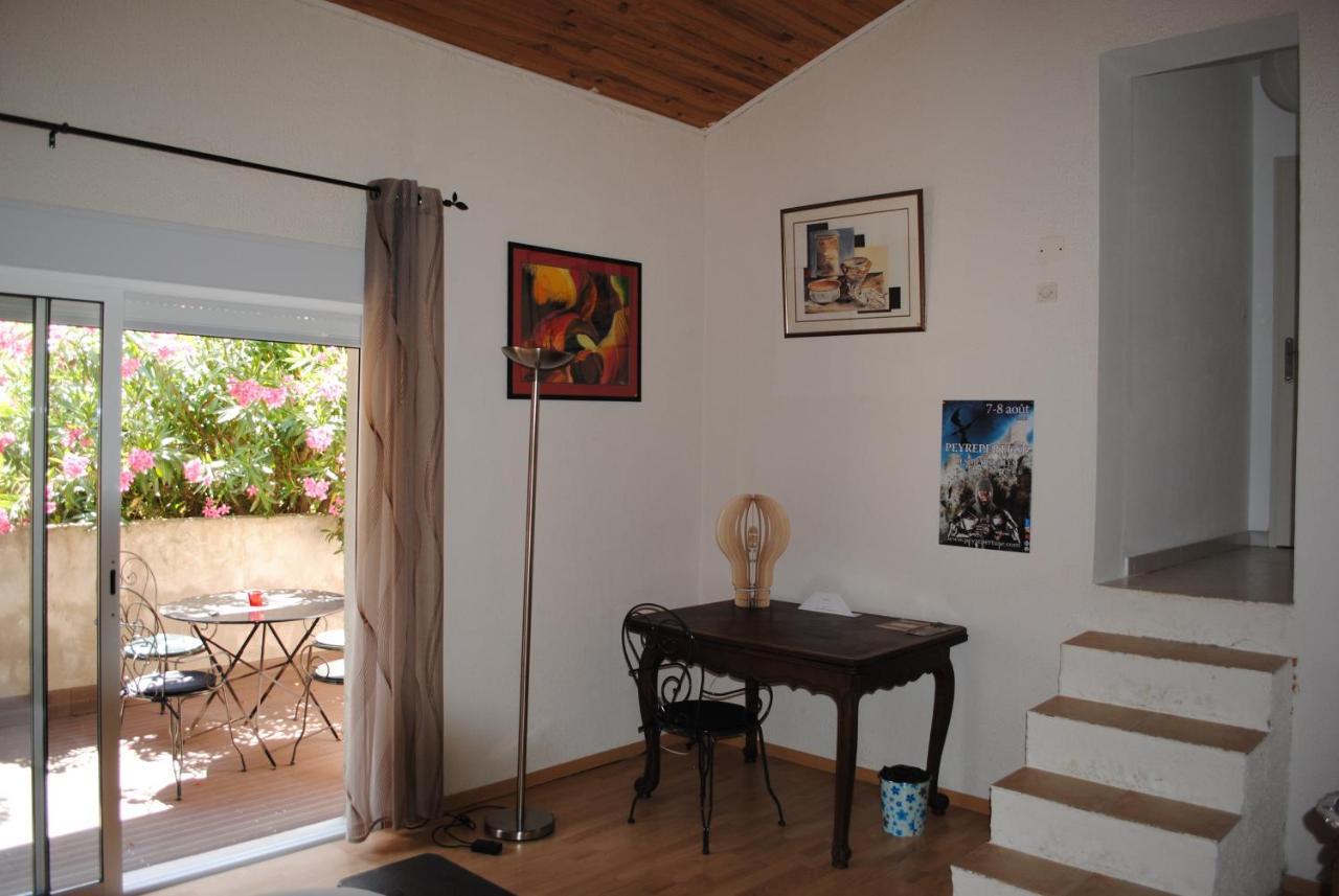 Chez Yvette , C'Est Chouette!! Panzió Carcassone Kültér fotó
